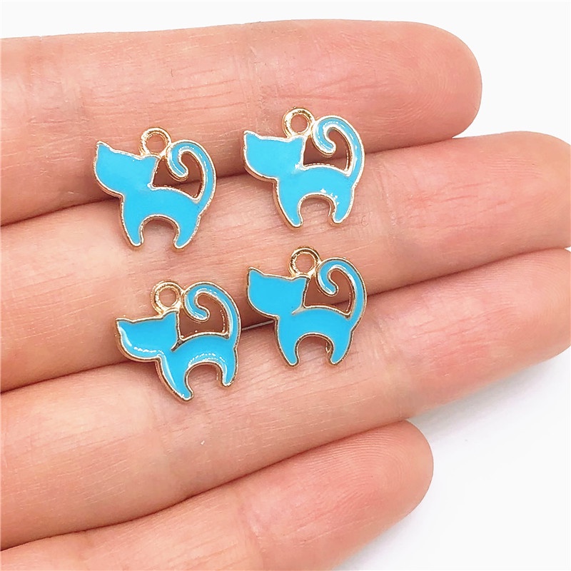 4 Pcs Liontin Kalunggelanganting Model Kucing Kecil Bahan Alloy Untuk Wanita