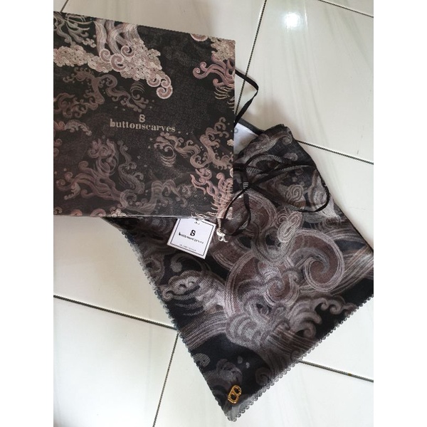 Buttonscarves Wave Black