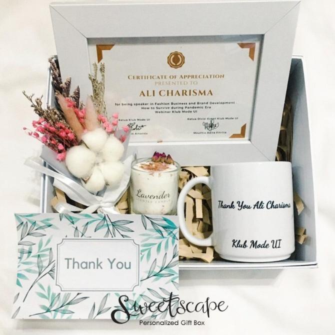

GIFT BOX PACKAGE 70-PAKET HAMPERS 70-AWARDING FGBV61352