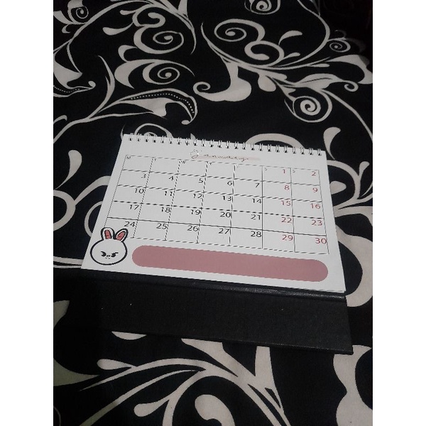 

Kalender kpop custom skzoo