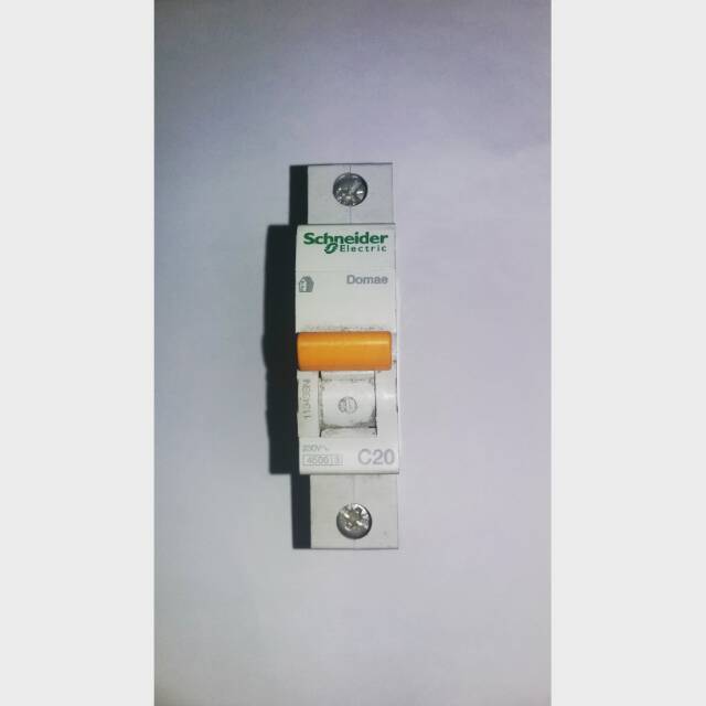MCB Schneider C20