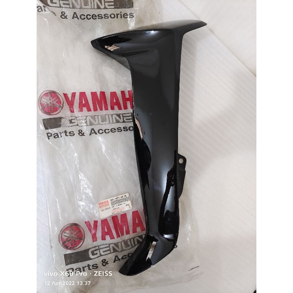 Legshield 1 Sayap Depan Bagian Kiri Yamaha Vega R Lama FizR Original 5ER-F8311-00-33 Distributor Spa