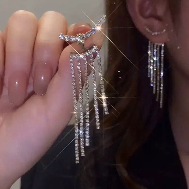 Anting Tusuk Gantung Panjang Wanita Hias Kristal / Berlian Imitasi Gaya Korea / Elegan Untuk Pernikahan / Pesta