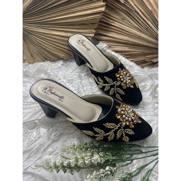 sepatu wedding wanita hitam buludru nadila 7cm tahu