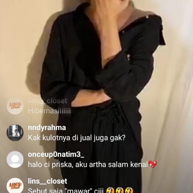 Live shopping mango and trousers