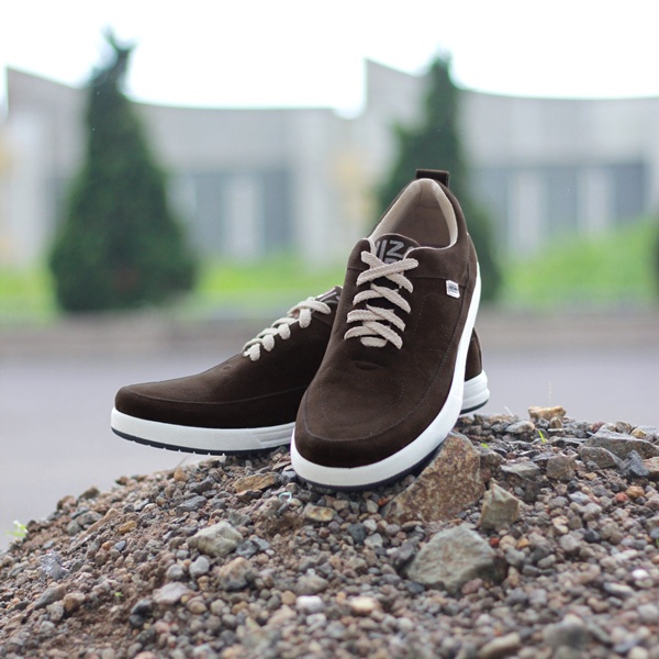 Justrue Sepatu Pria Sneakers Cokelat Original 100% 581