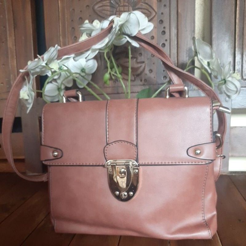 tas sling pink nude no brand preloved