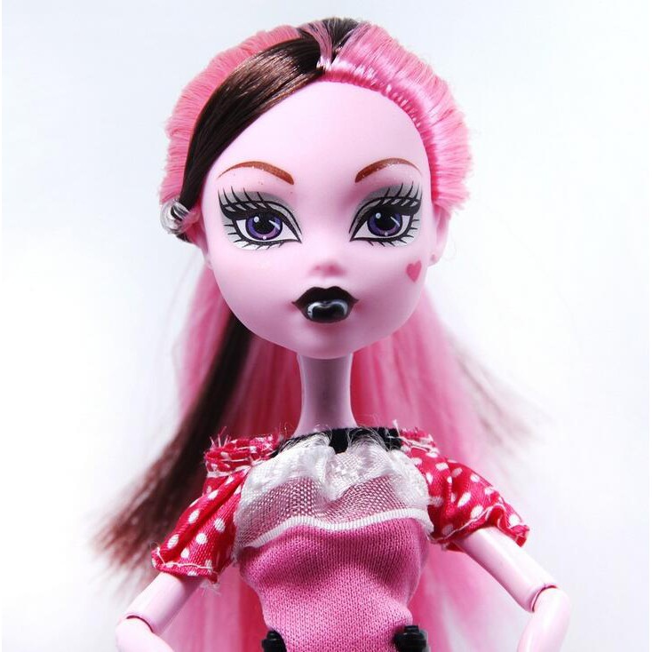 1pcs High Quality Fasion Monster Dolls Draculaura/Clawdeen Wolf/ Frankie Stein / Black WYDOWNA
