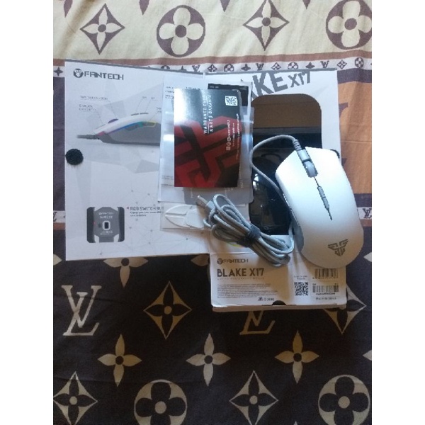 Mause fantech blake x17 warna putih