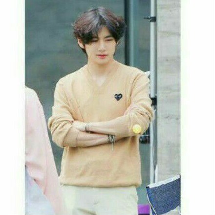 SWEATER KIM TAEHYUNG PATCH LOVE