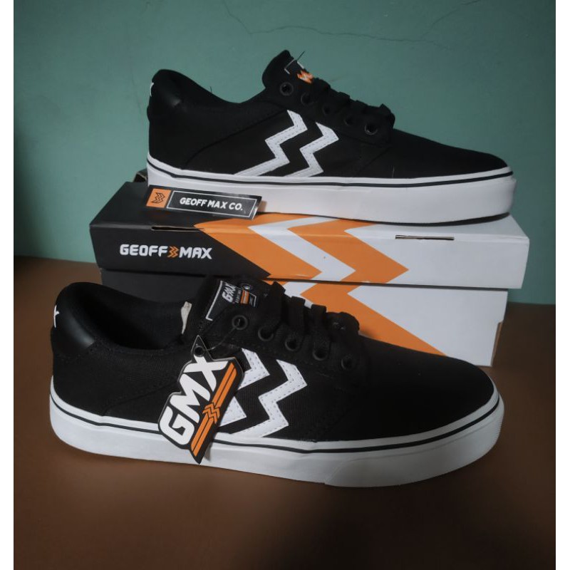 GEOFFMAX x MIKE MILFORD - GAVIN BLACK WHITE STZ