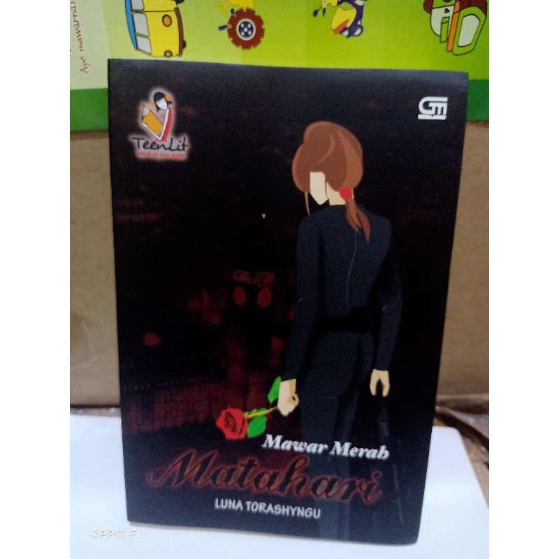 Buku-novel-mawar merah matahari