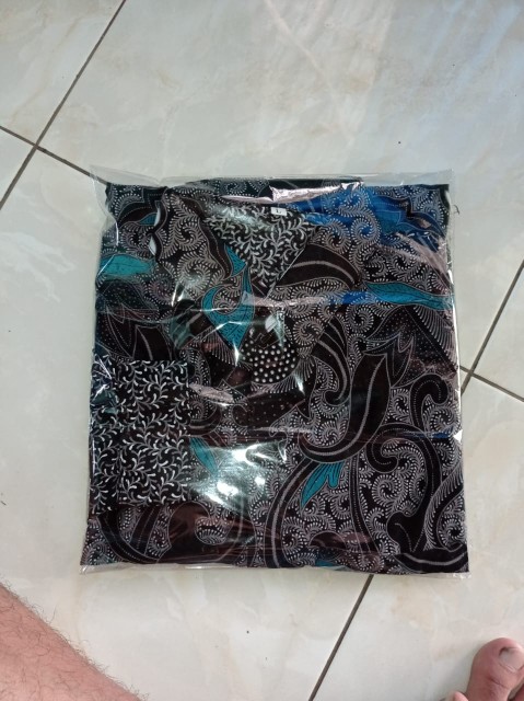 Kemeja Batik Slimfyt Khas Butik Pria Lengan Panjang