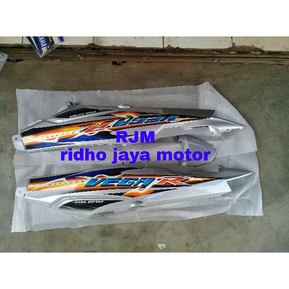 cover body vega r new silver