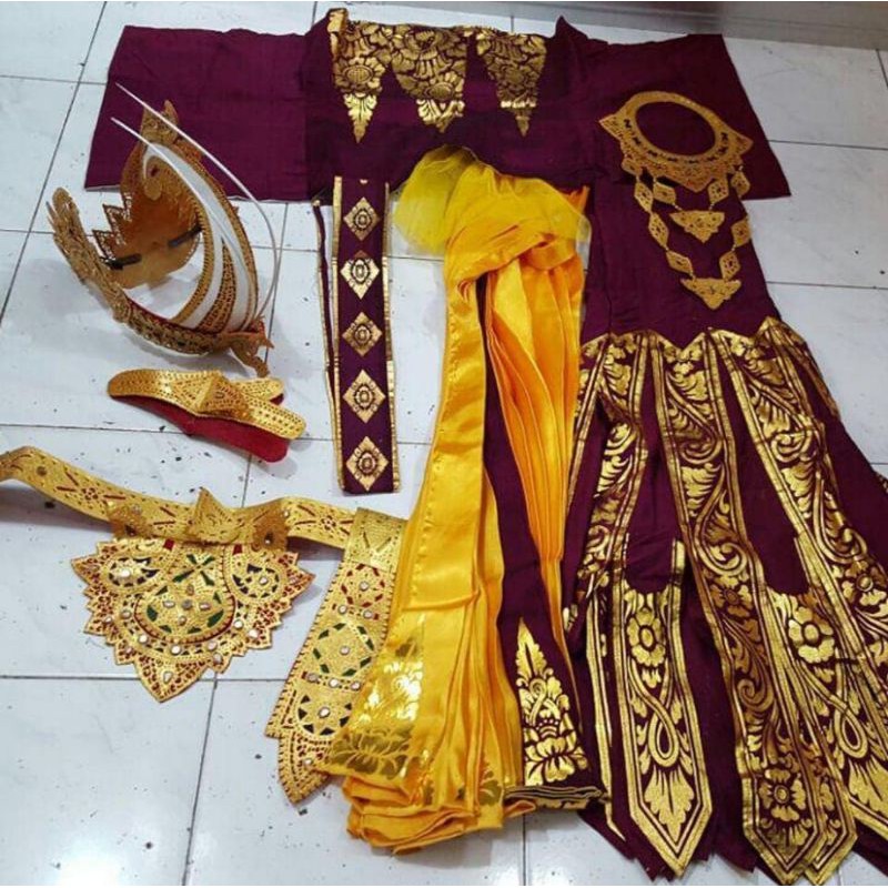 kostum tari Bali cendrawasih