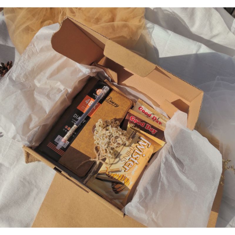 

hadiah hampers box berbagai isian