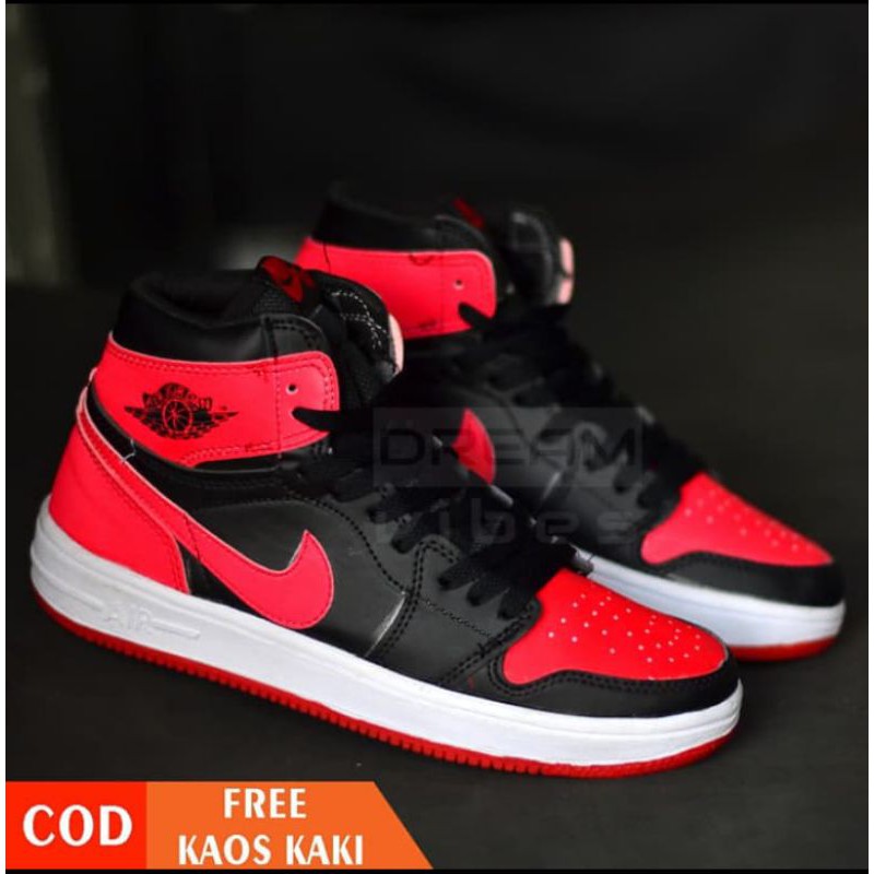 Nike Air Jordan 1 Retro High Black Toe - Merah Hitam