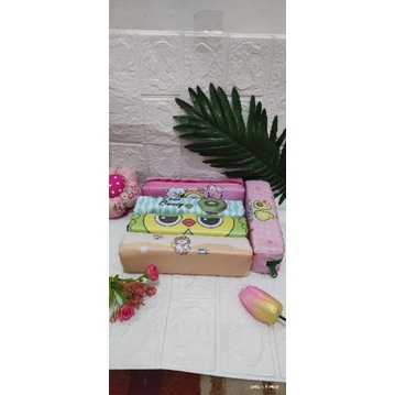 

TEMPAT PENSIL MOTIF KARAKTER/TEMPAT PENSIL LUCU/TEMPAT PENSIL ANIMASI