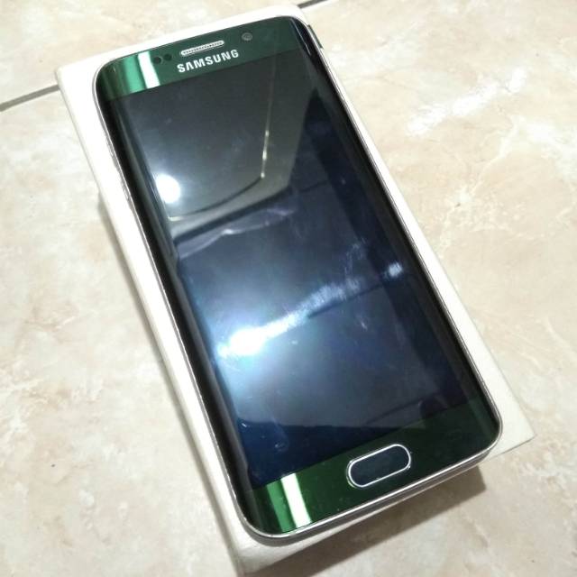 Samsung s6 edge 3 128 gb green emerald layar minus ada bayang, body mulus