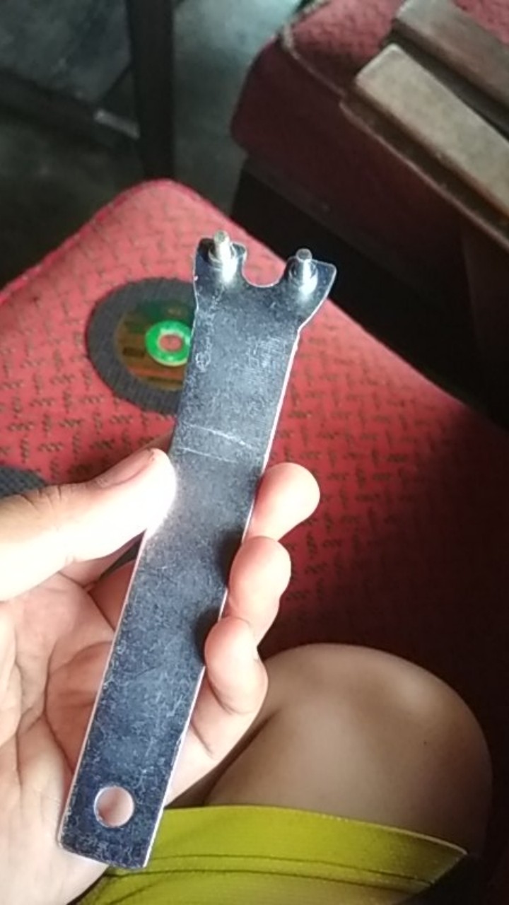 Alat Bukaan Mesin Gerinda Tangan / Kunci Pembuka Gerinda (14 Cm)