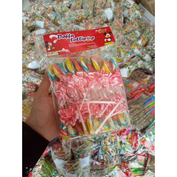 

permen lollipop bulat tebal 4cm isi 20 pcs by pabrik permen daffa lollipop