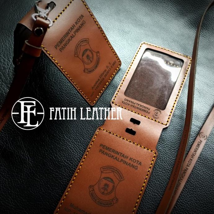 

[[COD]] NAME TAG HOLDER KULIT FLIP MAGNET - ID CARD HOLDER KULIT CUSTOM LOGO TERBATAS Kode 332