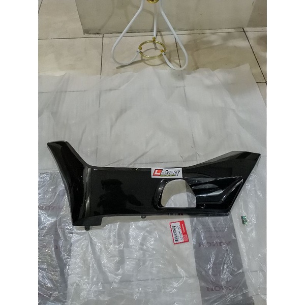 Cover Dek Lantai Bawah Kiri PCX 150 LED Hitam DOFF 64432-K97-T00YY