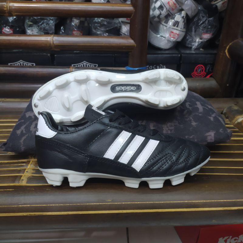 Sepatu Bola Kulit Adidas Anak