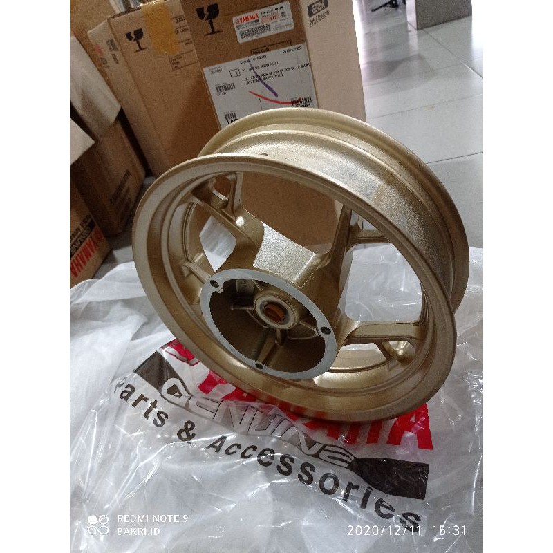 velg belakang Yamaha xmax 250 original part YGP gold asli