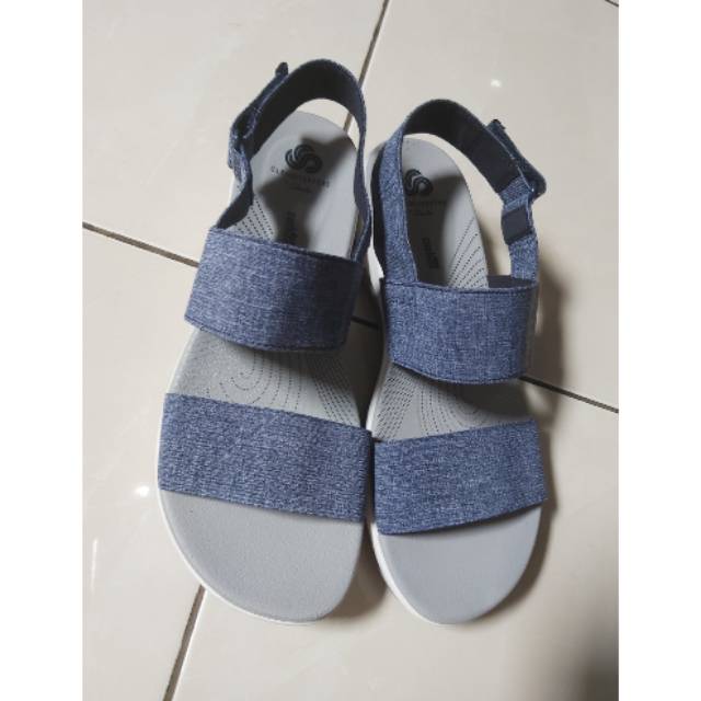 Sendal wanita clarks
