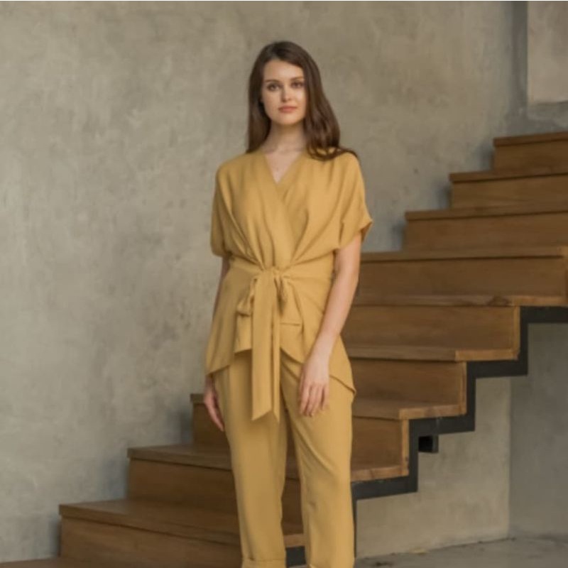 Preloved MAVEN amber top in mustard