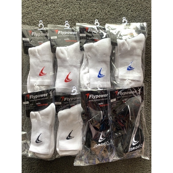 KAOS KAKI BADMINTON / BULUTANGKIS FLYPOWER PUTIH DAN HITAM