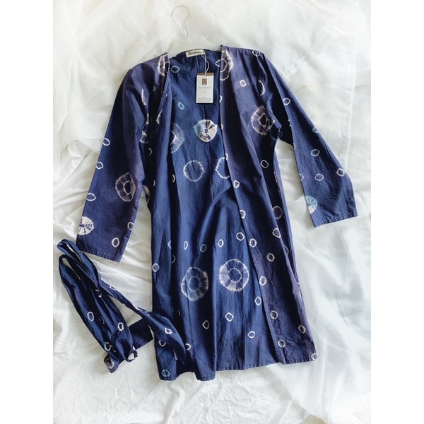 Outer Tamara by Batik Nazz - Pakaian wanita crop batik outwear luaran modern casual lengan panjang