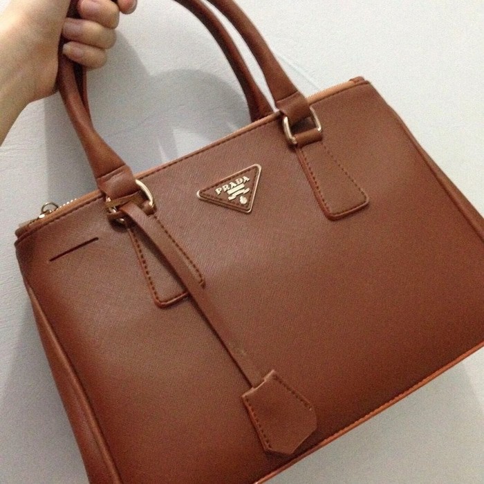 PROMO Tas wanita cewek branded fashion handbag bag Prada Safiano Terlaris