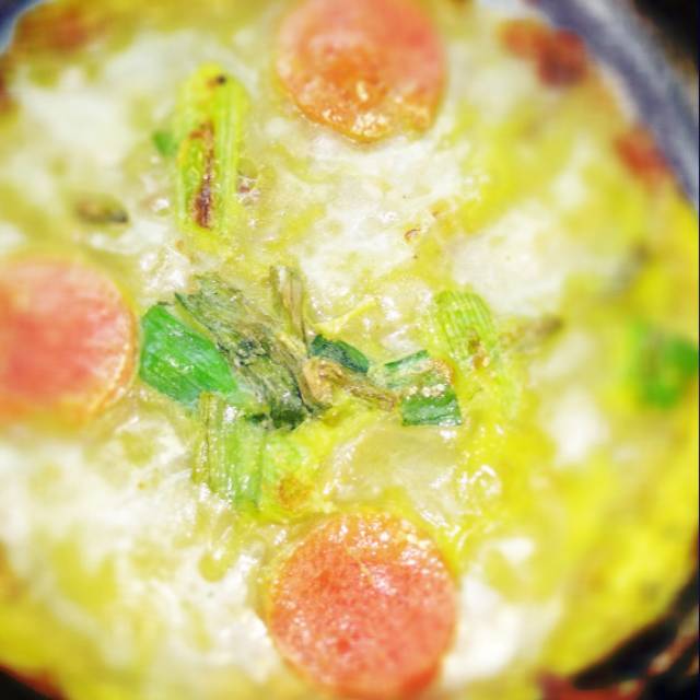 

Martabak telor mini / Pizza Telor Saos