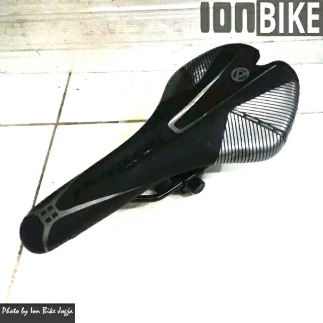 Sadel sepeda MTB Empuk Pacific 118 Black sadel mtb Sadel sepeda MTB Empuk Pacific 118 Black sadel mtb