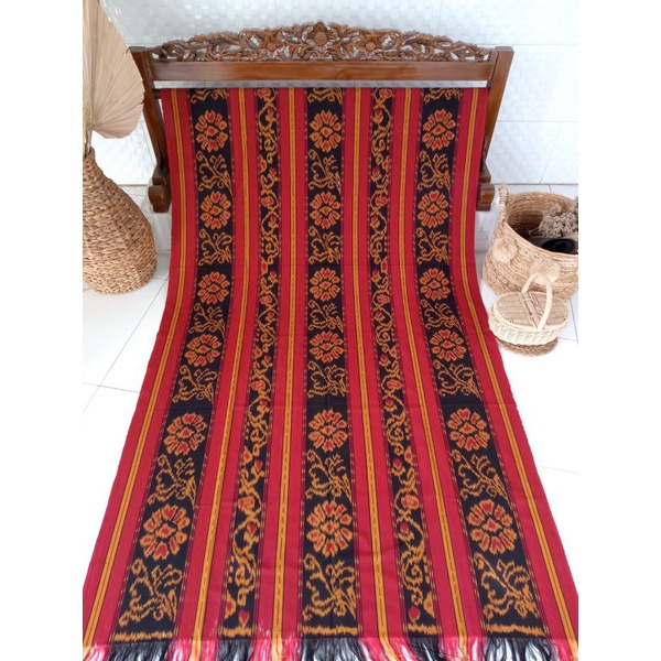 KAIN TENUN ETNIK NUSANTARA, KAIN TENUN BLANKET TRADISIONAL TROSO JEPARA ANEKA MOTIF WARNA MERAH MOTI