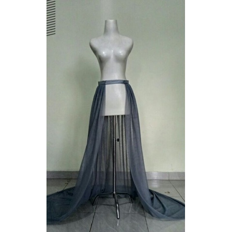 ekor gaun tile gaun pengantin dan kebaya.
