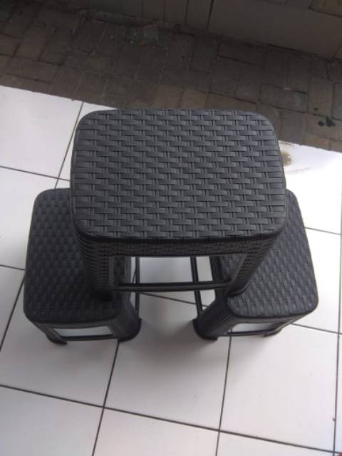 Kursi jongkok/kursi pendek/bangku plastik/kursi plastik rotan