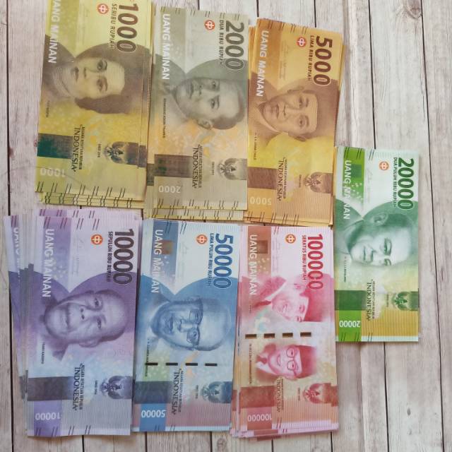 Uang mainan / uang palsu