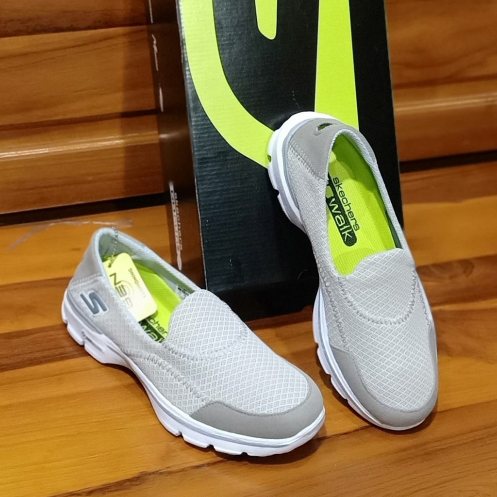 Sepatu wanita Sneakers import fashion slip on kerja santai murah terbaru gowalk running olahraga COD