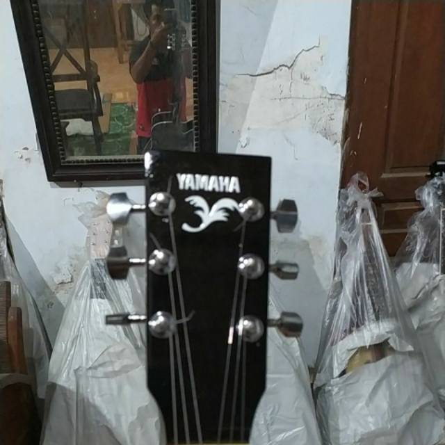 Gitar akustik jumbo tanem besi warna Hitam bonus Tas