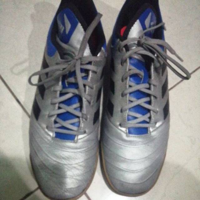 Sepatu adidas futs ori 2nd