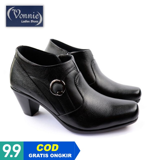 Sepatu Boots Wanita Vonnie CA180 hitam Tinggi Hak 7cm Kulit Asli