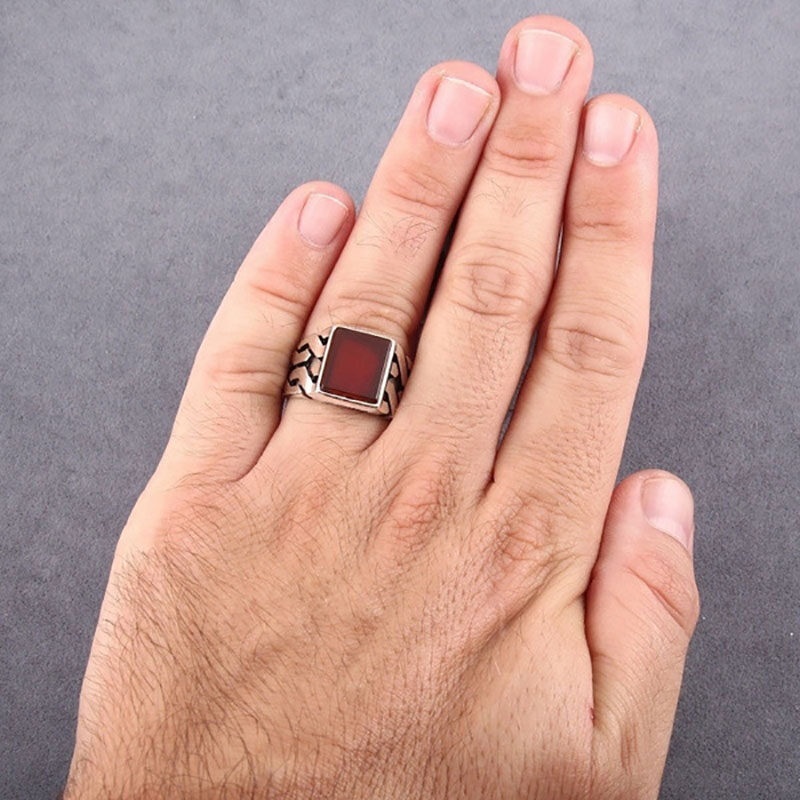 Cincin Batu Kaca Zirkon Merah Gaya Vintage Klasik Untuk Perhiasan Pria Dan Wanita