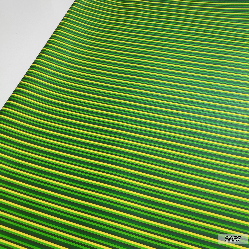 

TOKO ANQA-Kertas Kado motif Garis 5657 Uk 49 x 65 cm