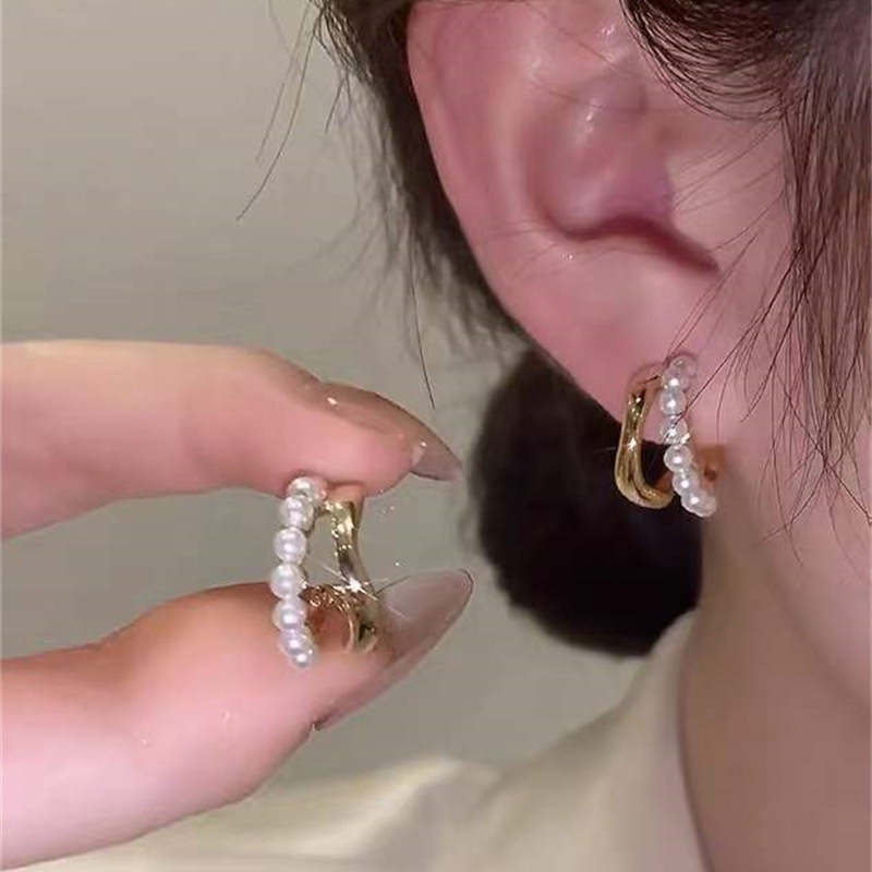 Anting Stud Desain Kupu-Kupu Aksen Mutiara Kristal Untuk Wanita