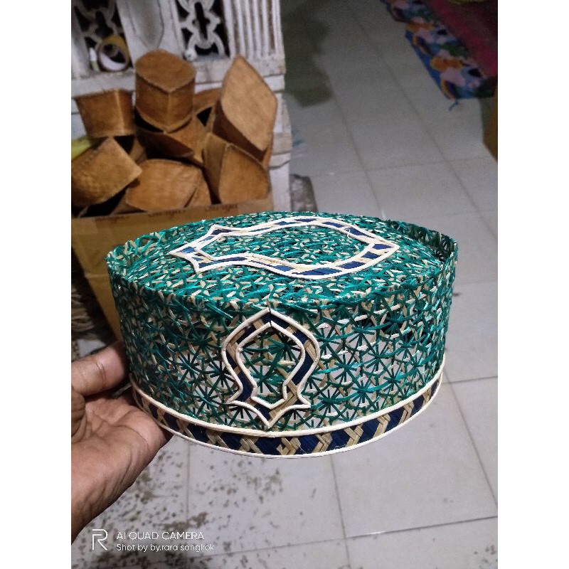 Peci unik anyaman bambu