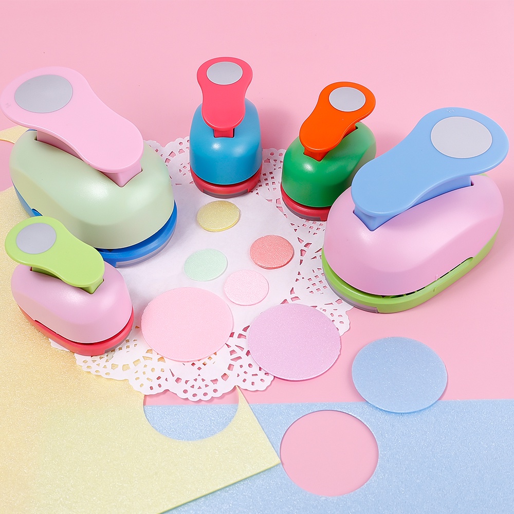 Aksesoris Puzzle Embosser Handmade DIY Bentuk Bulat Besar 2.5 / 5cm Warna Acak Untuk Anak