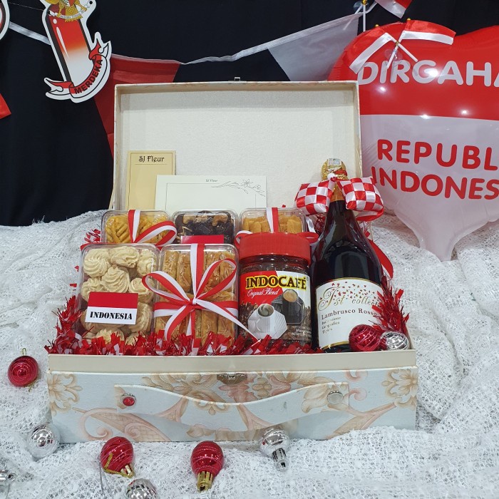 

Box paket hampers hut ri 17 agustus independence day 2